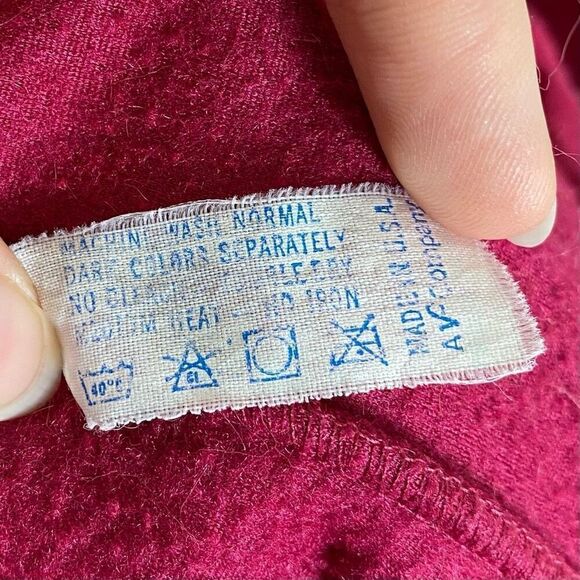 Vintage Vanity Fair Red Violet Embroidered Maxi Housecoat Robe w/Pockets Size M - Picture 8 of 8